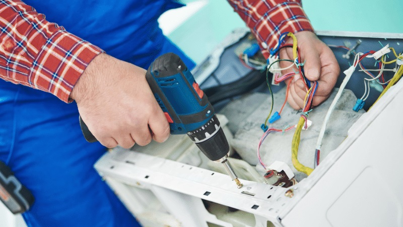 Köprübaşı Daikin Daikin çamaşır makinesi kart tamiri – Su almama arızası orijinal parça ile giderildi. - Teknik servis örneği